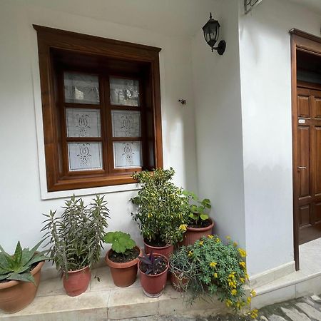 Apartment Altin In Old Town 베라트 외부 사진