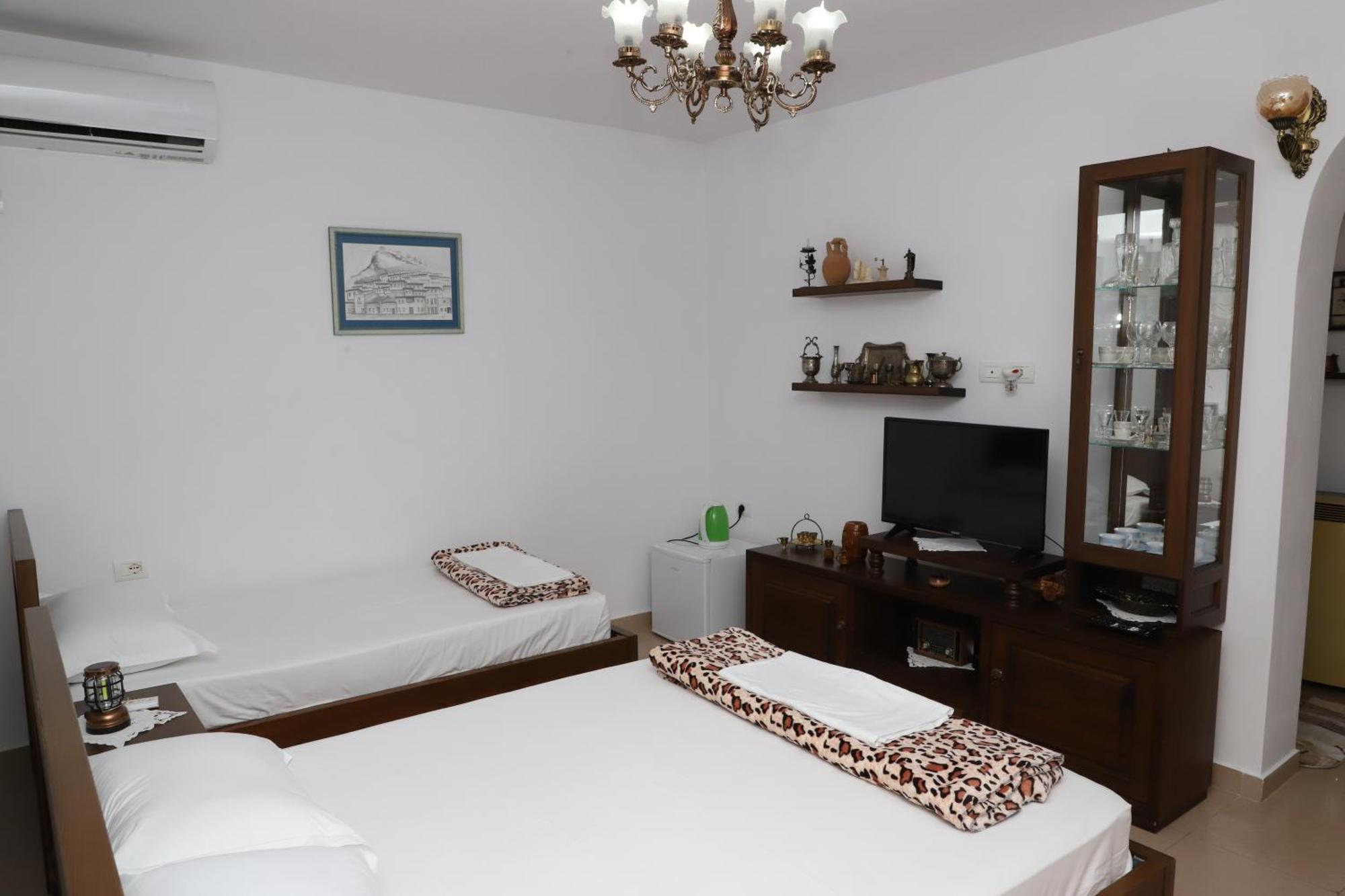 Apartment Altin In Old Town 베라트 외부 사진