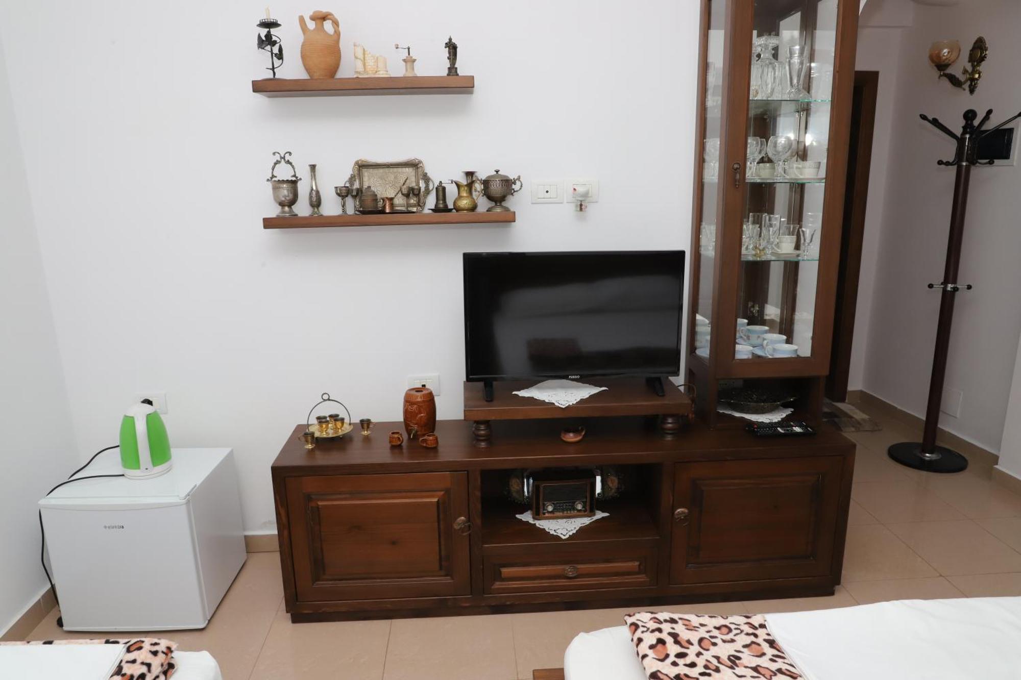 Apartment Altin In Old Town 베라트 외부 사진